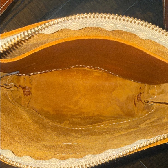 Portland Leather Festival Crossbody Bag Honey Leather Adjustable Strap - Picture 9 of 11